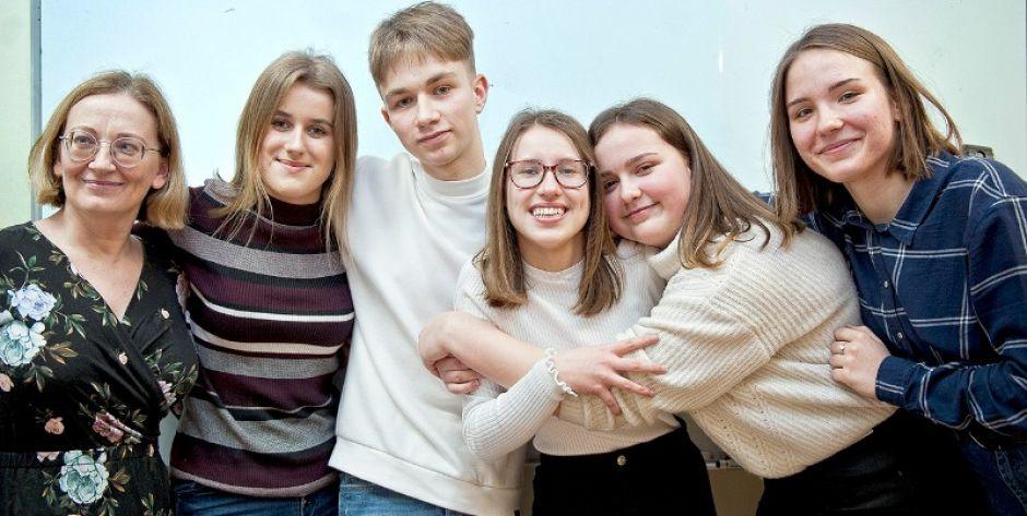Chcą wywołać wilka z lasu... Na migi! 