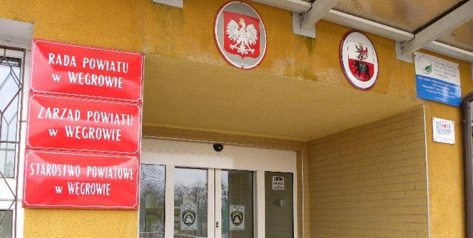 Ze Starostwem umów się przez telefon