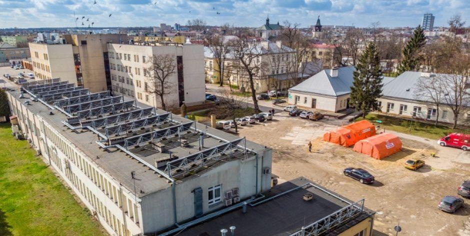 Osiem osób czeka na wynik