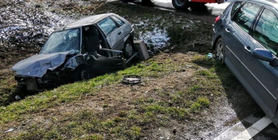 Wypadek w gminie Platerów. Dwie osoby trafiły do szpitala. 