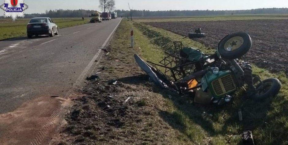 W Świderkach zderzyły się ciągnik rolniczy i audi