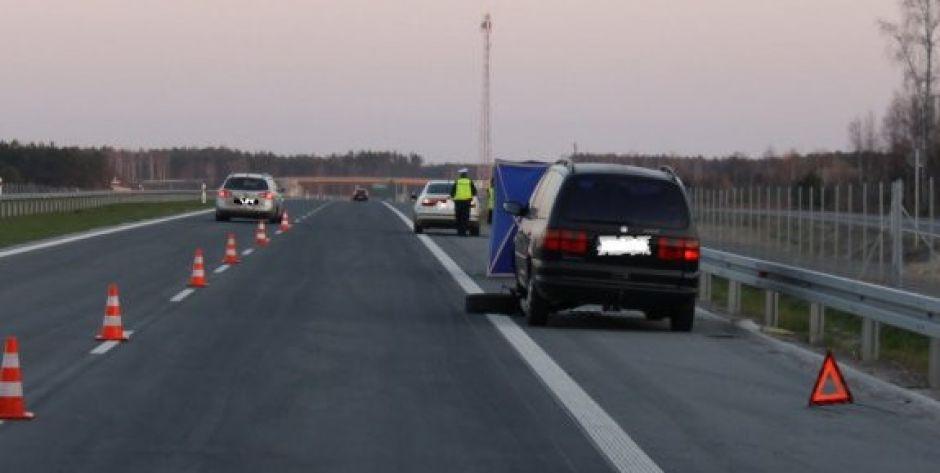 Śmiertelne potrącenie kierowcy, który wymieniał koło w samochodzie