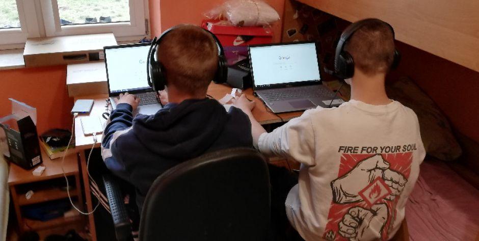 Laptopy dla podopiecznych Domu pod Kasztanami