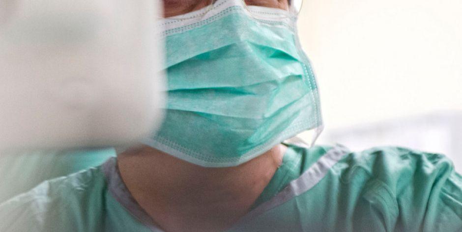 Pielęgniarka oddziału wewnętrznego zakażona koronawirusem 