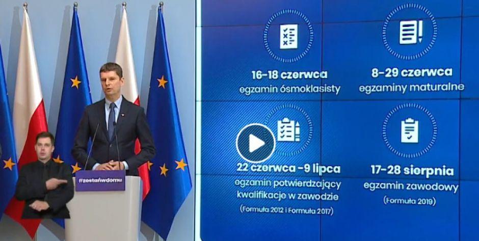 Szkoły, przedszkola i żłobki zamknięte na dłużej. Matury i egzamin ósmoklasisty w czerwcu