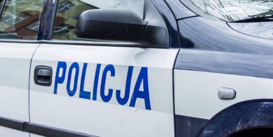 Policjanci zatrzymali kierowcę... &nbspNa bani i z podejrzanym prawkiem
