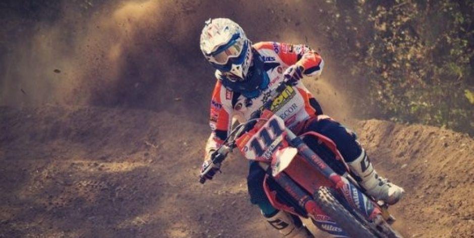 Jechał motocyklem bez kasku i tablic. Miał za to blisko 1,5 promila