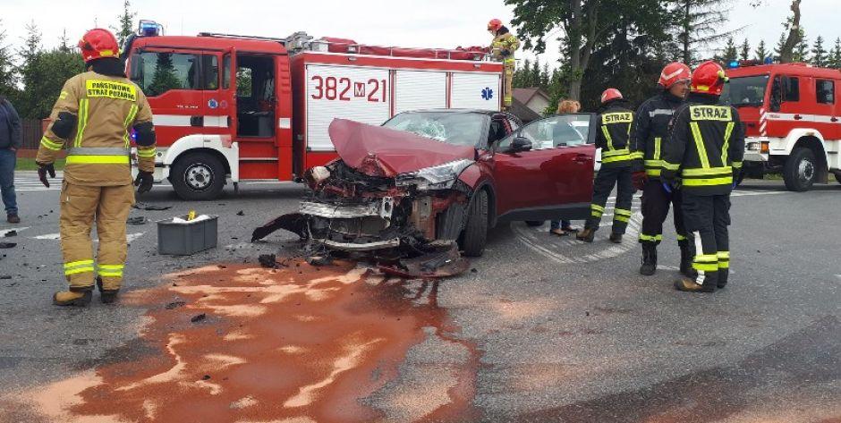 Zderzenie osobówki z samochodem dostawczym