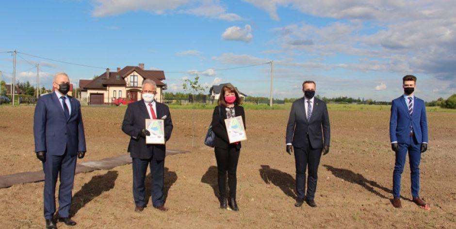 Na razie jest łąka, ale będzie ulica