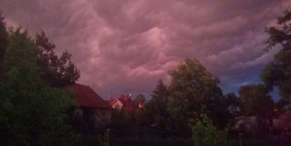 Alert RCB - Uwaga na burze z gradem! Możliwe lokalne podtopienia