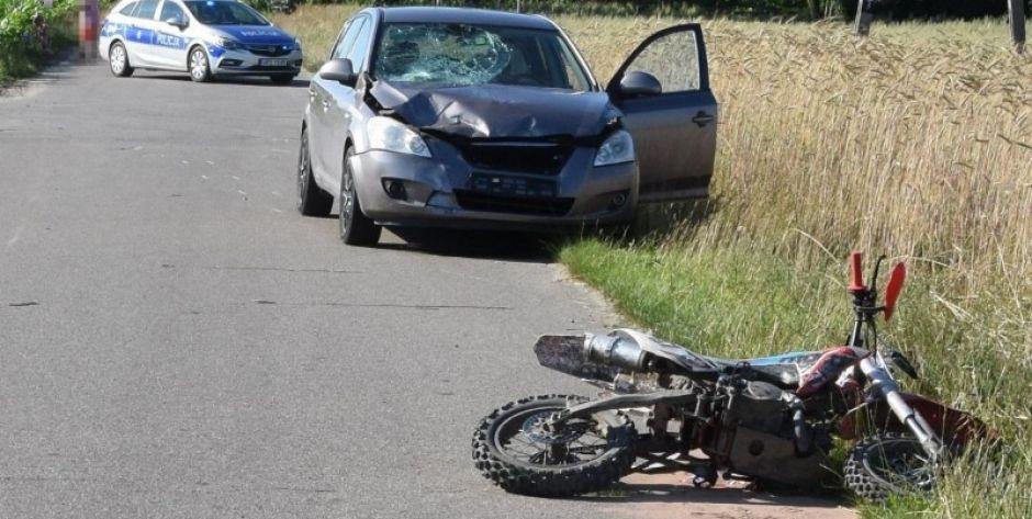 10-latek na crossowym motocyklu zderzył się z kią
