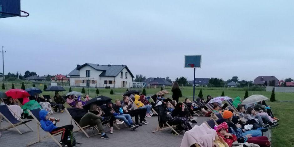 Kino na leżakach
