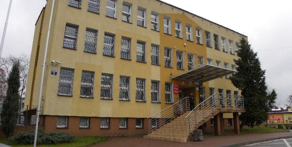 Po konkursie na dyrektora wniosek o sesję nadzwyczajną