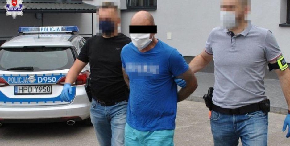 Szedł na policjantów z nożem i pistoletem hukowym