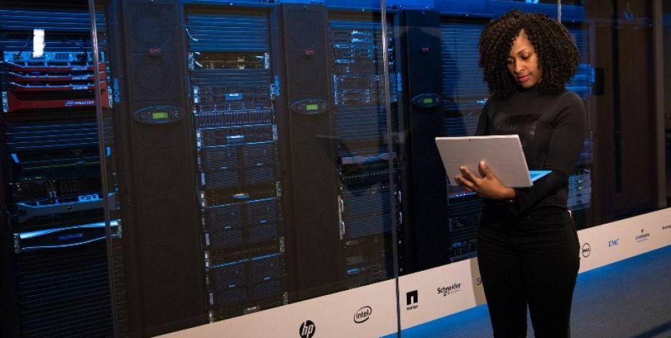 Dlaczego warto korzystać z Data Center? 