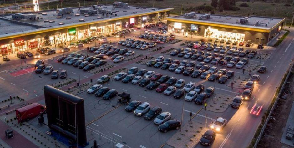„Body, Ciało” w kinie samochodowy Stop Shop Siedlce