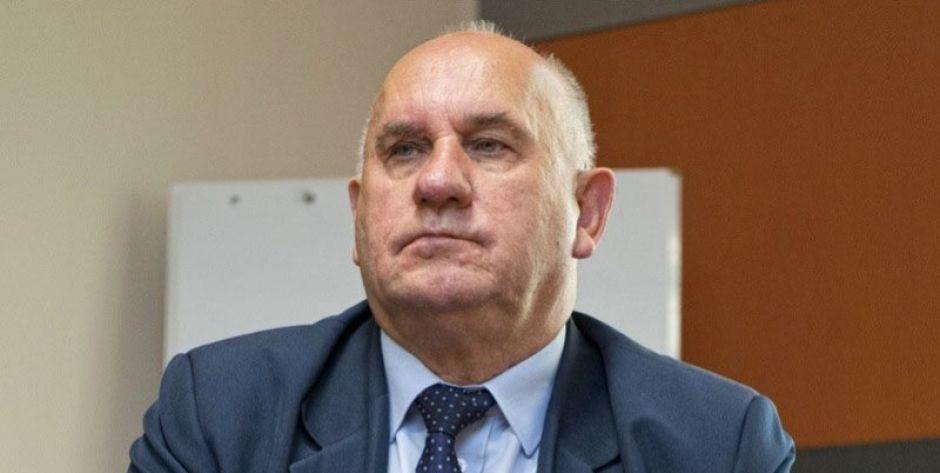 Oset porósł taki, że dużego chłopa nie widać...