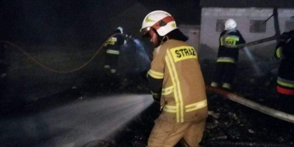 Bezsenna noc strażaków