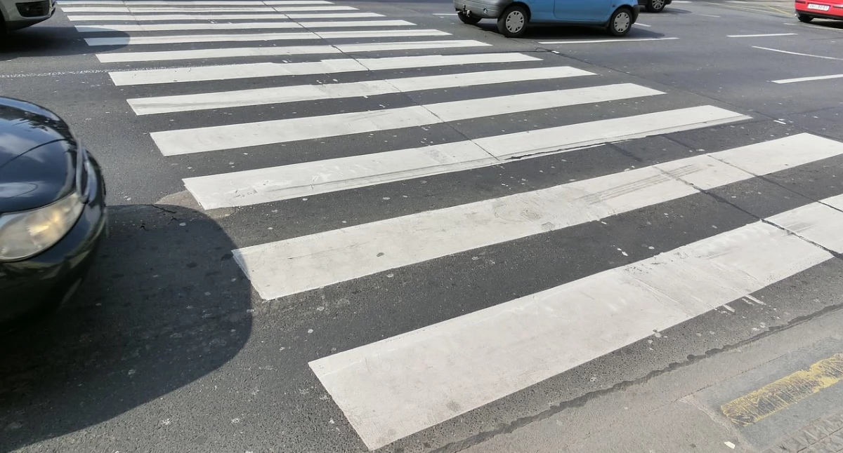 Pieszy wtargnął na jezdnię i został potrącony – wypadek w centrum Siedlec