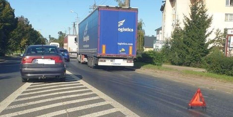 Wyciek płynów na ulicy Warszawskiej po kolizji dwóch ciężarówek!
