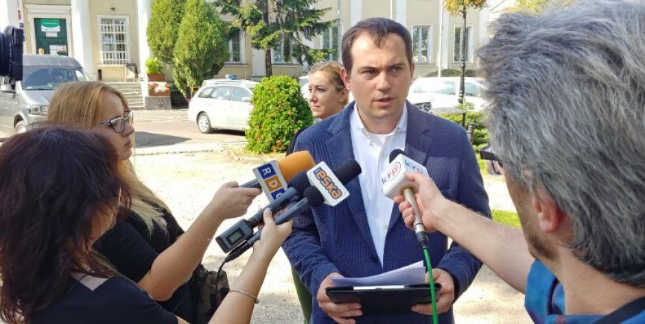 Byli „Bezpartyjni” znów zwołali konferencję. Krytykują prezydenta i swój dawny obóz