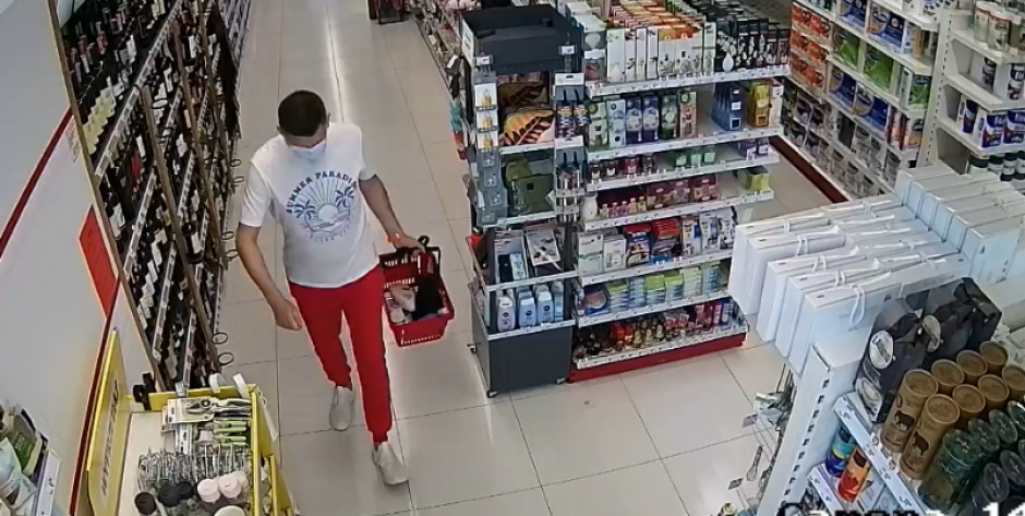 Dokonywał płatności przywłaszczoną kartą bankomatową