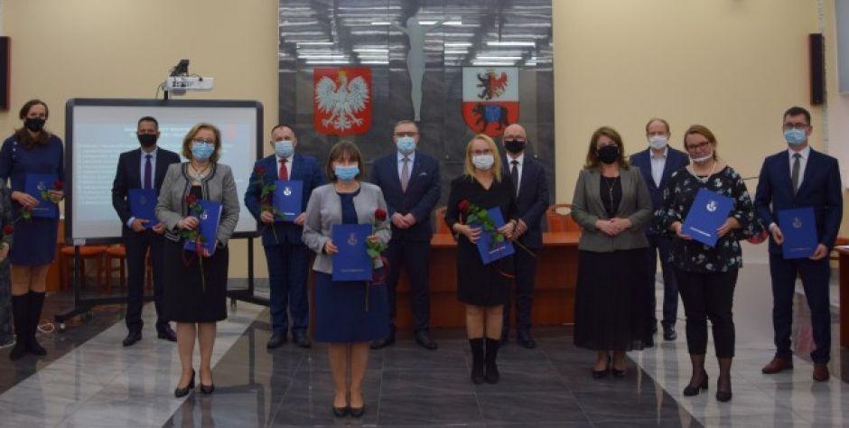 Powiat nagrodził pedagogów