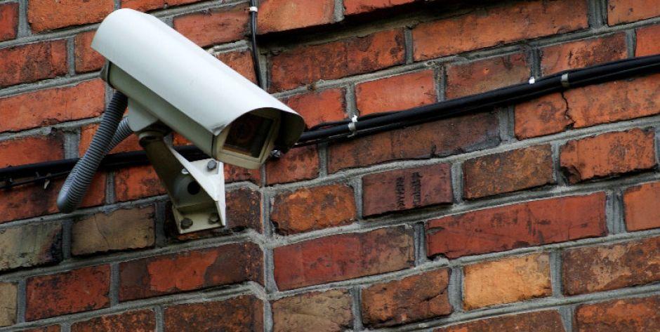 Jakie są wady i zalety telewizji przemysłowej?