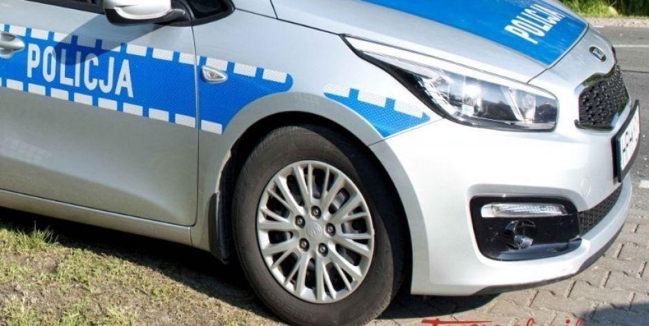 Chciała sprzedać płaszcz, straciła 750 zł.