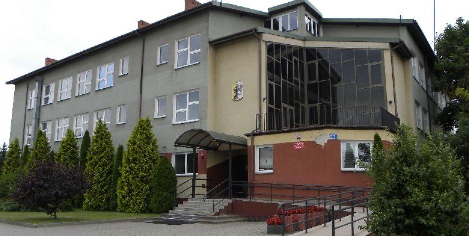 Akt na gimnazjum podpisany