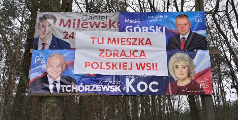 Instalacja ze „zdrajcami”