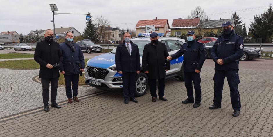 Nowy radiowóz dla policjantów z posterunku w Zbuczynie