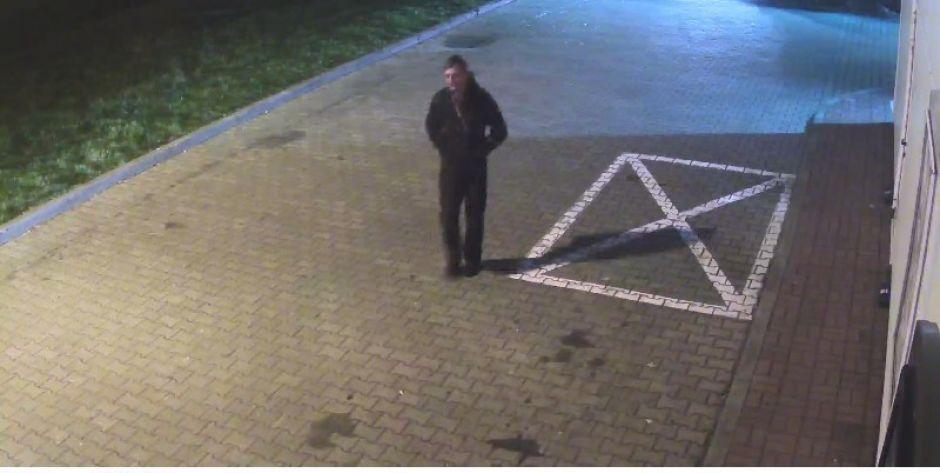 Policja prosi o pomoc w rozpoznaniu sprawcy przywłaszczenia