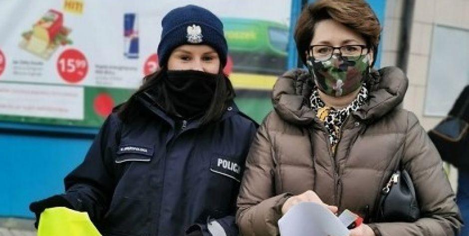 Policja rozdaje odblaski