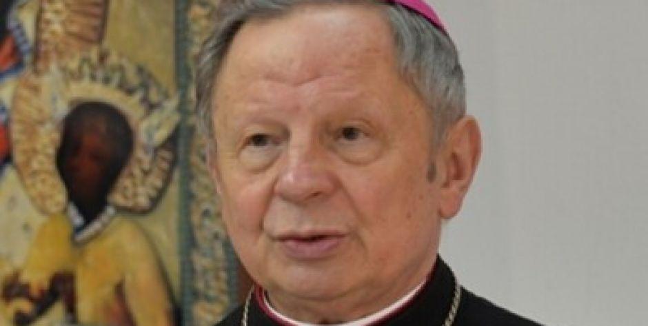 Biskup Henryk Tomasik przechodzi na emeryturę