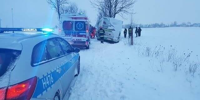 Dwoje nastolatków z obrażeniami