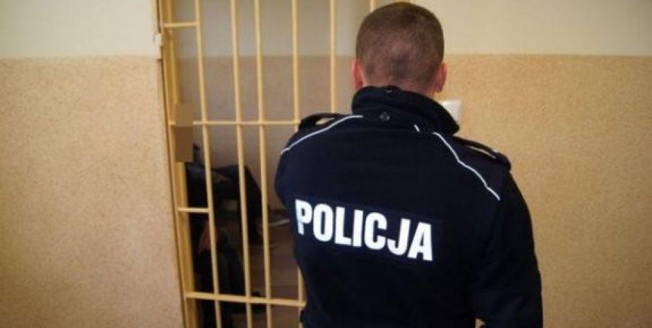 Policjant w czasie wolnym od pracy zatrzymał podejrzanego o próbę dokonania oszustwa