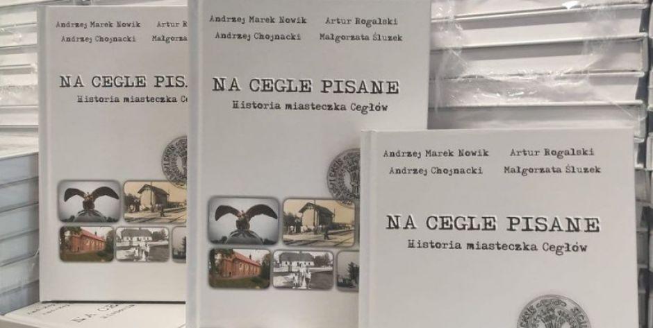 Na cegle pisane