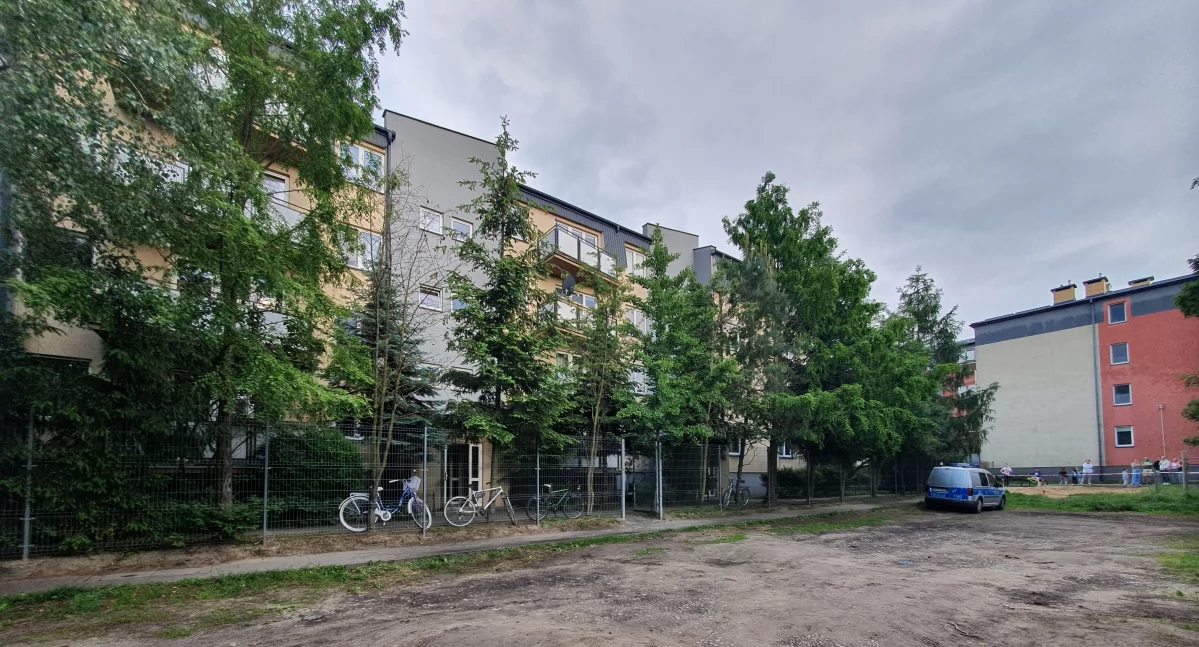 Ładunek wybuchowy w bloku. Ewakuowano mieszkańców