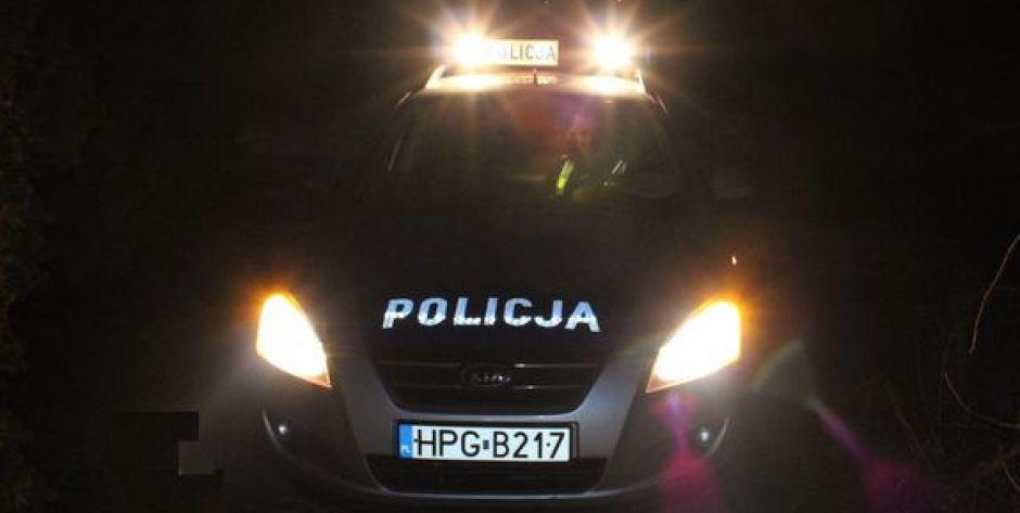 7-latek w środku nocy szukał mamy, która wyszła do sklepu. Kobieta była pod działaniem alkoholu