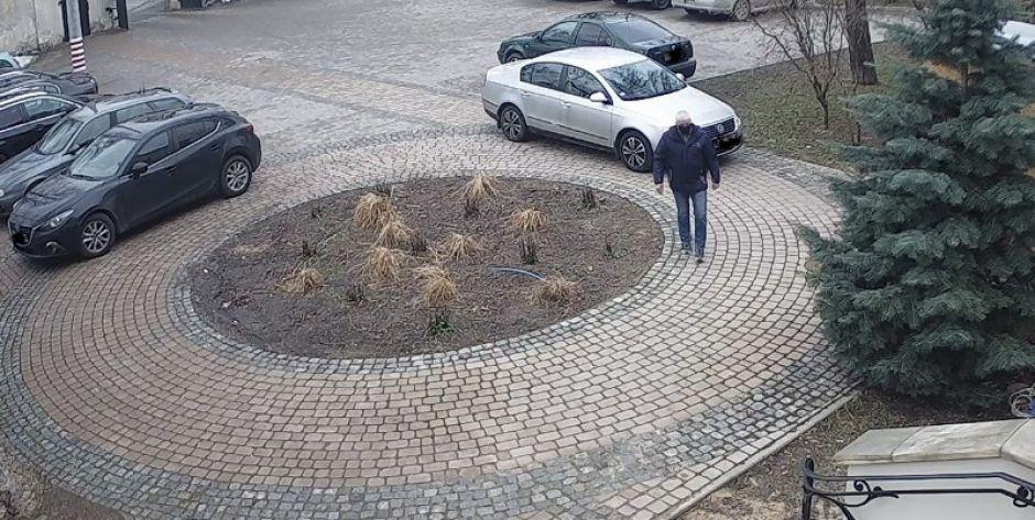 Ukradł pieniądze z kościoła. Pomóż policji go rozpoznać!
