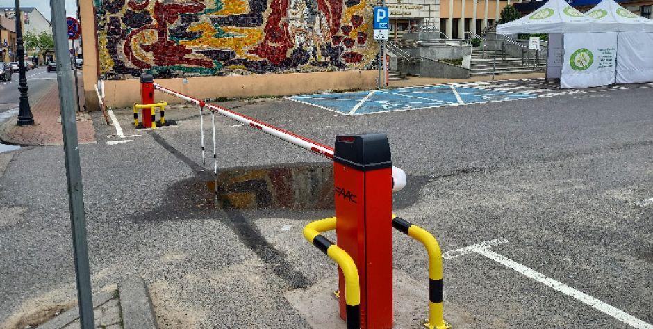 Szlaban przed siedleckim Starostwem 