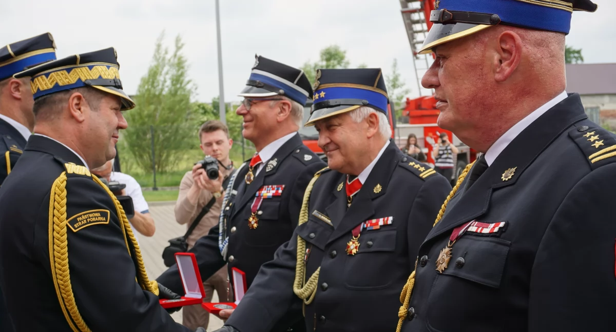 Święto strażaków z powiatu węgrowskiego. Odznaczenia, awanse, dyplomy i piknik