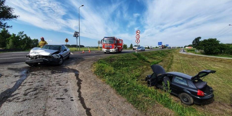 Wypadek dwóch Audi w Ujrzanowie. Utrudnienia w ruchu!