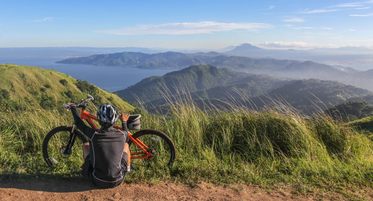 Trekking na dwóch kółkach – jak zacząć i dokąd pojechać?