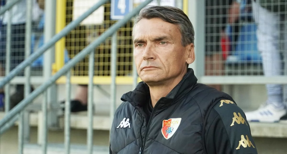 Ojciec sukcesu zostaje! Adam Nocoń dalej trenerem Pogoni Siedlce