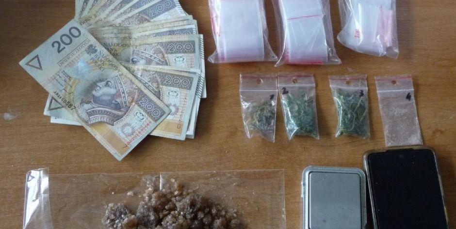 Wyrzucił narkotyki do sedesu, ale... nie zdążył spuścić wody