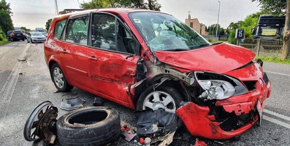 Wypadek na DK2 w Starym Opolu. Zderzyły się 4 samochody (Aktualizacja)