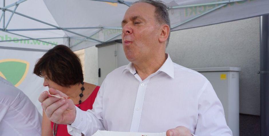 Wójtowi kaczka smakowała