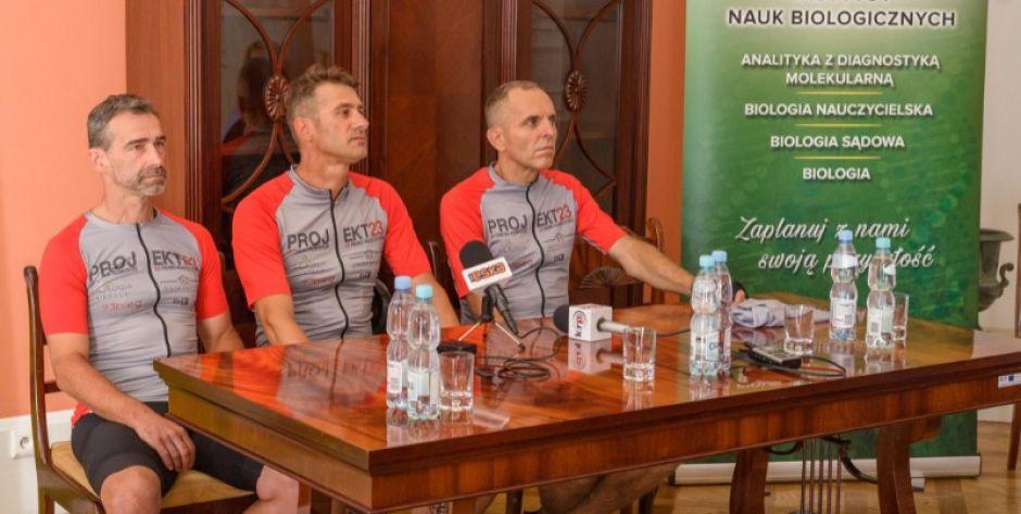 Na rowerze i pociągiem - wystartowała wyprawa „23 parki narodowe w 23 dni”!